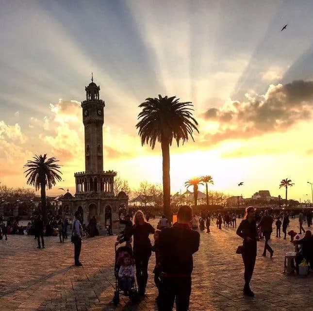 Clock Stopped Only Once: İzmir Clock Tower