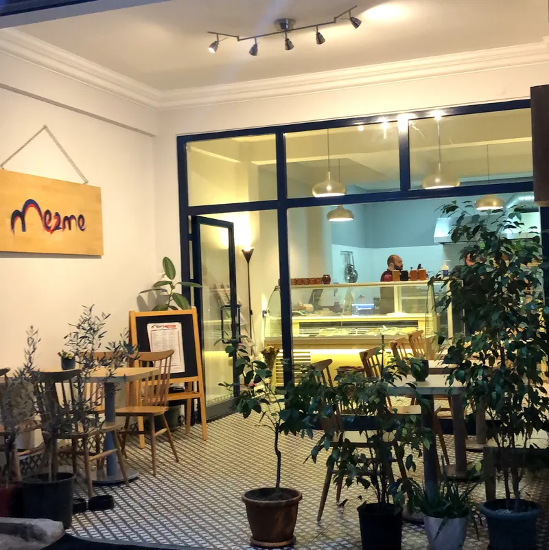 Mezme Meze Deli