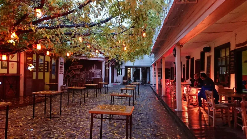 Yalı Hanı