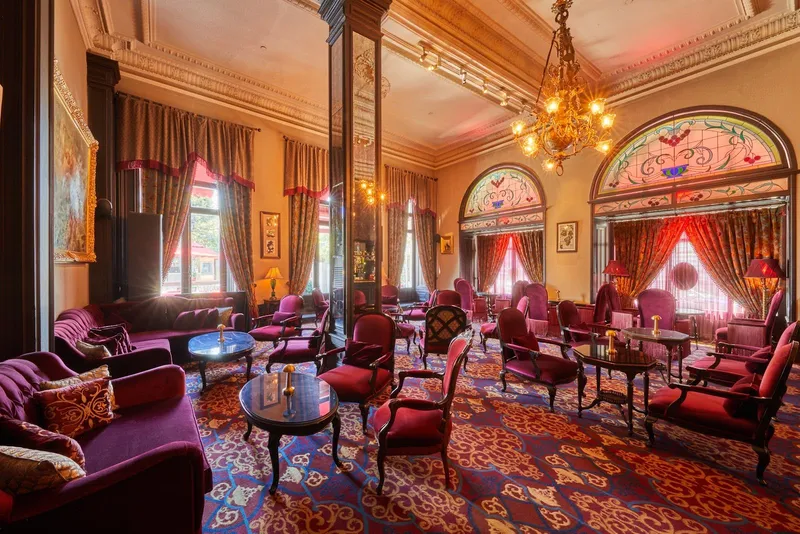 Orient Bar