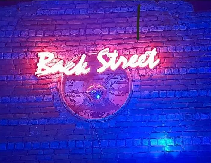 Bar St