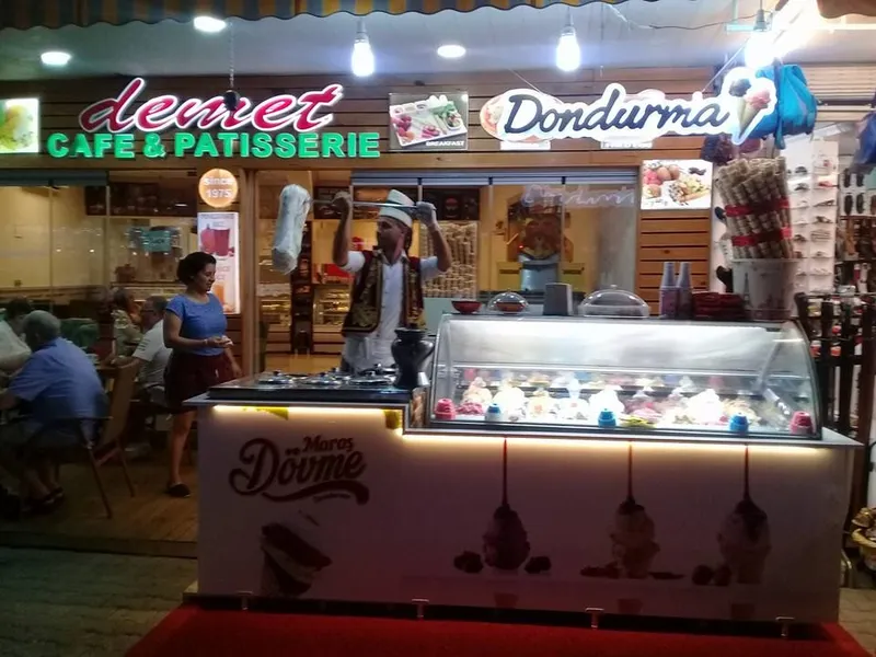 Demet Pastanesi