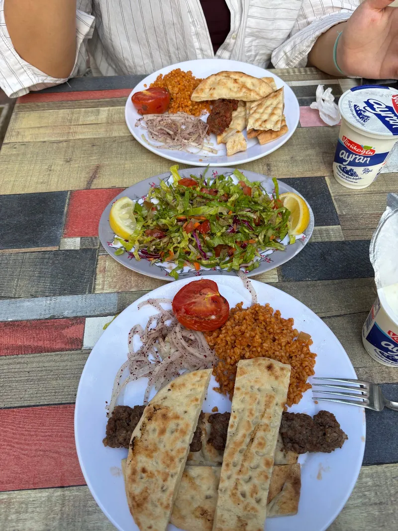 Atay Dostlar Sofrasi