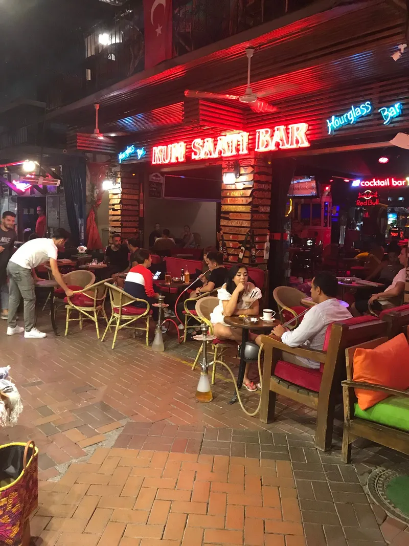 Kum Saati Bar