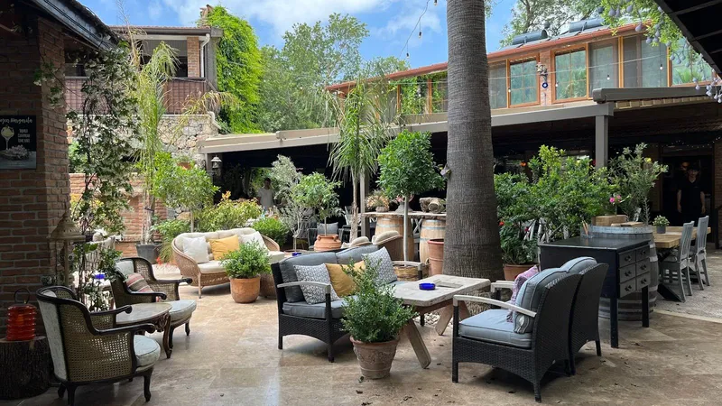 Izela Restaurant