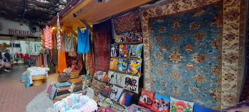 Old Orient Carpet & Kilim Bazaar