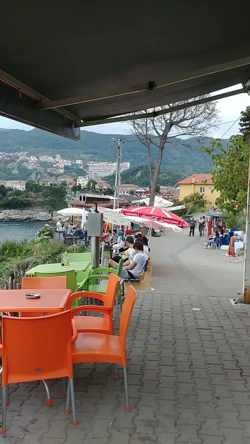 Ağlayan Ağaç Çay Bahçesi
