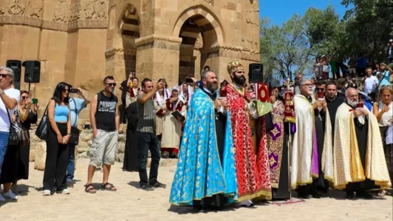 Akdamar Kilisesi