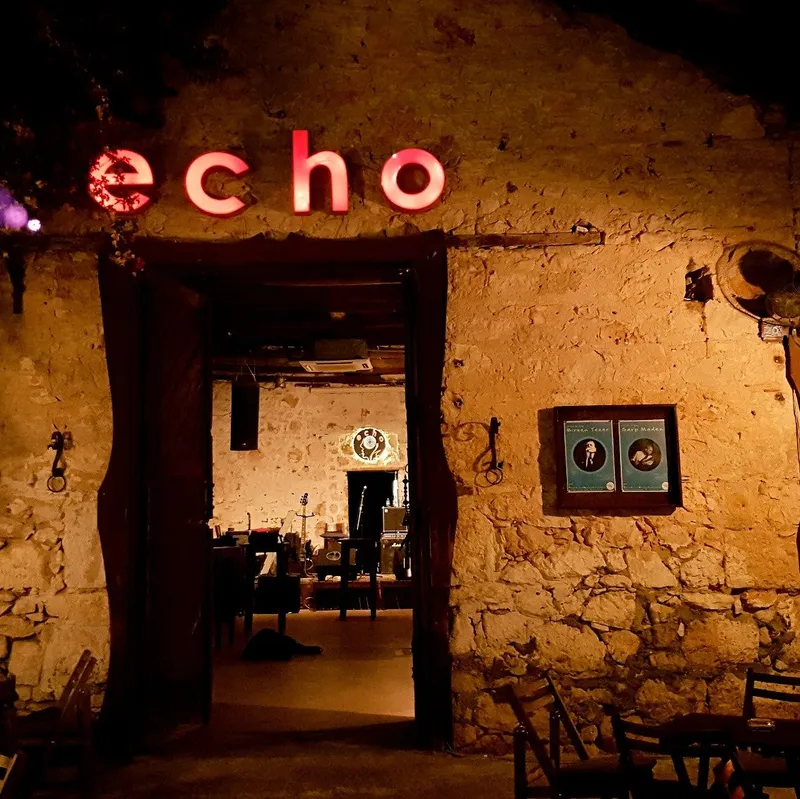 Echo Cafe & Bar
