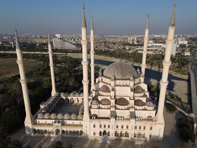 Merkez Camii