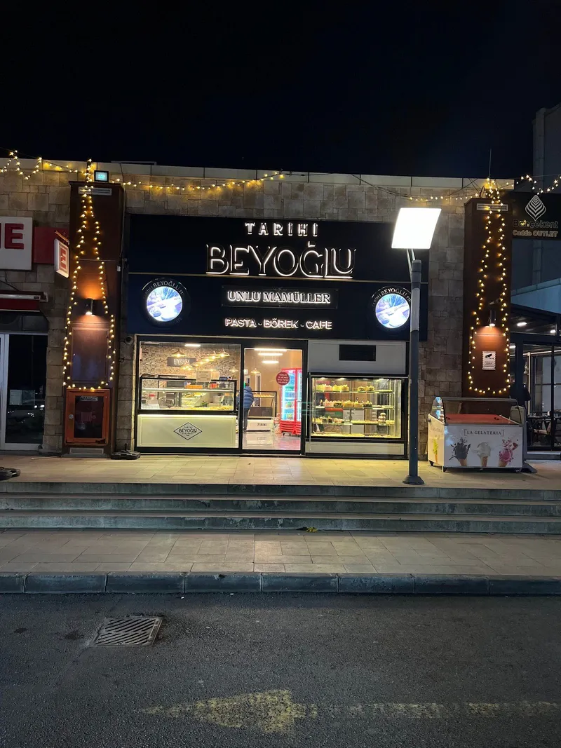Tarihi Beyoğlu Unlu Mamuller