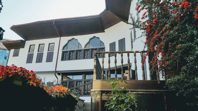 Latifoğlu Konağı