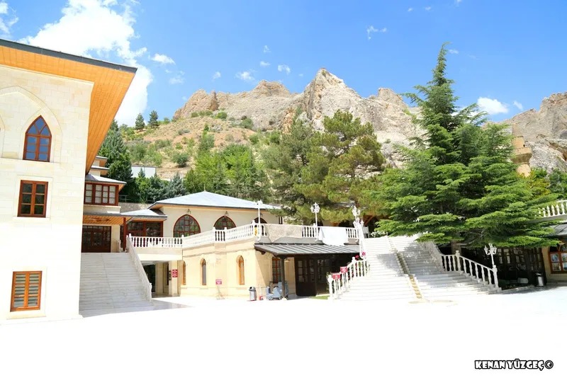 Somuncu Baba Türbesi ve Külliyesi