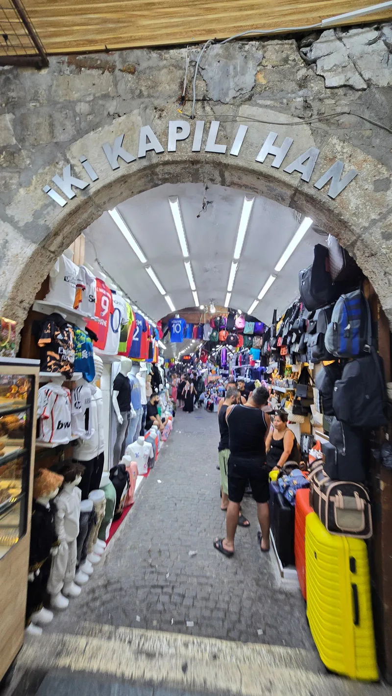İki Kapılı Han
