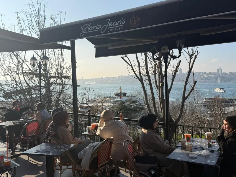 Gloria Jeans Üsküdar Taş Bahçe