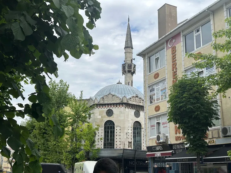 Alipaşa camisi