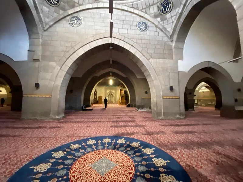 Hunat Hatun Camii ve Külliyesi