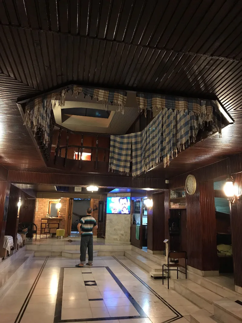 Sekiz Direkli Hamamı