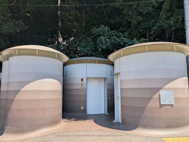 Yoyogi-Hachiman Public Restroom