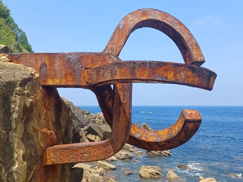 Comb of the Wind (Eduardo Chillida, 1976)