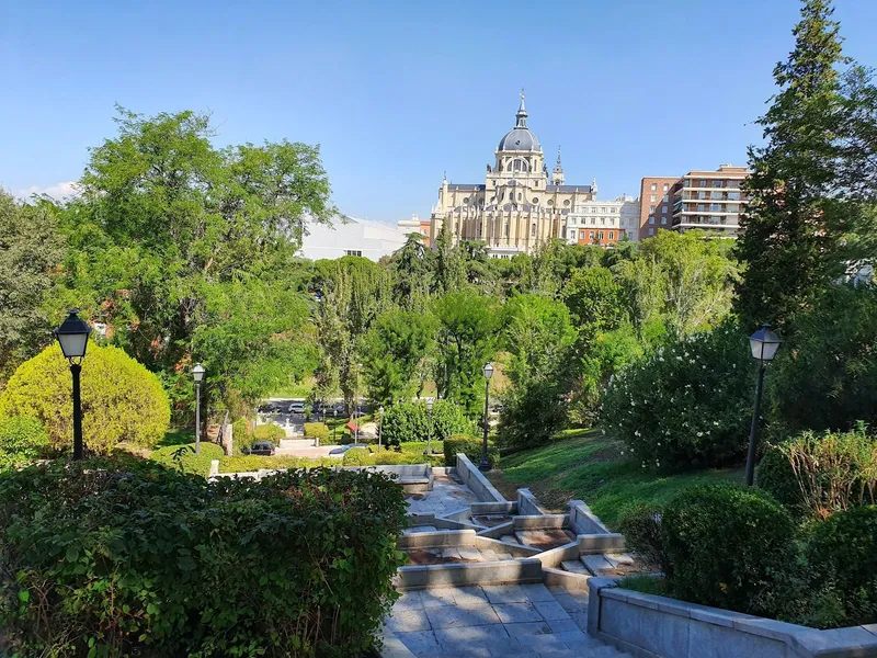 Las Vistillas Garden