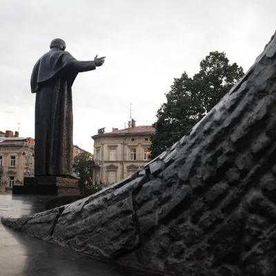Taras Shevchenko Statue 2